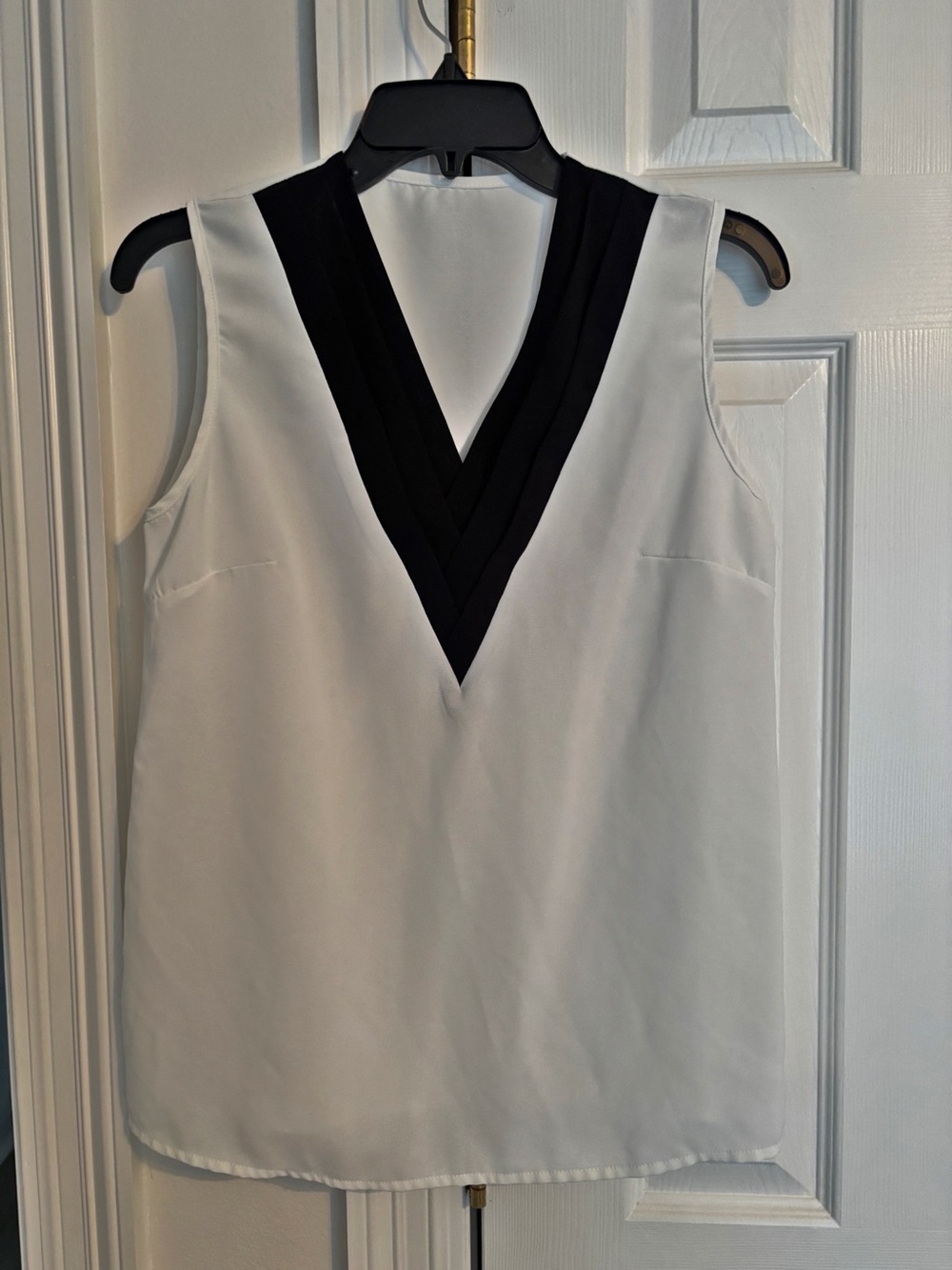 White Sleeveless V-Neck Top with Black Trim, Small
